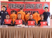 Polres Seruyan Musnahkan Barbuk Narkotika Jenis Sabu dari Tiga Kasus Berbeda